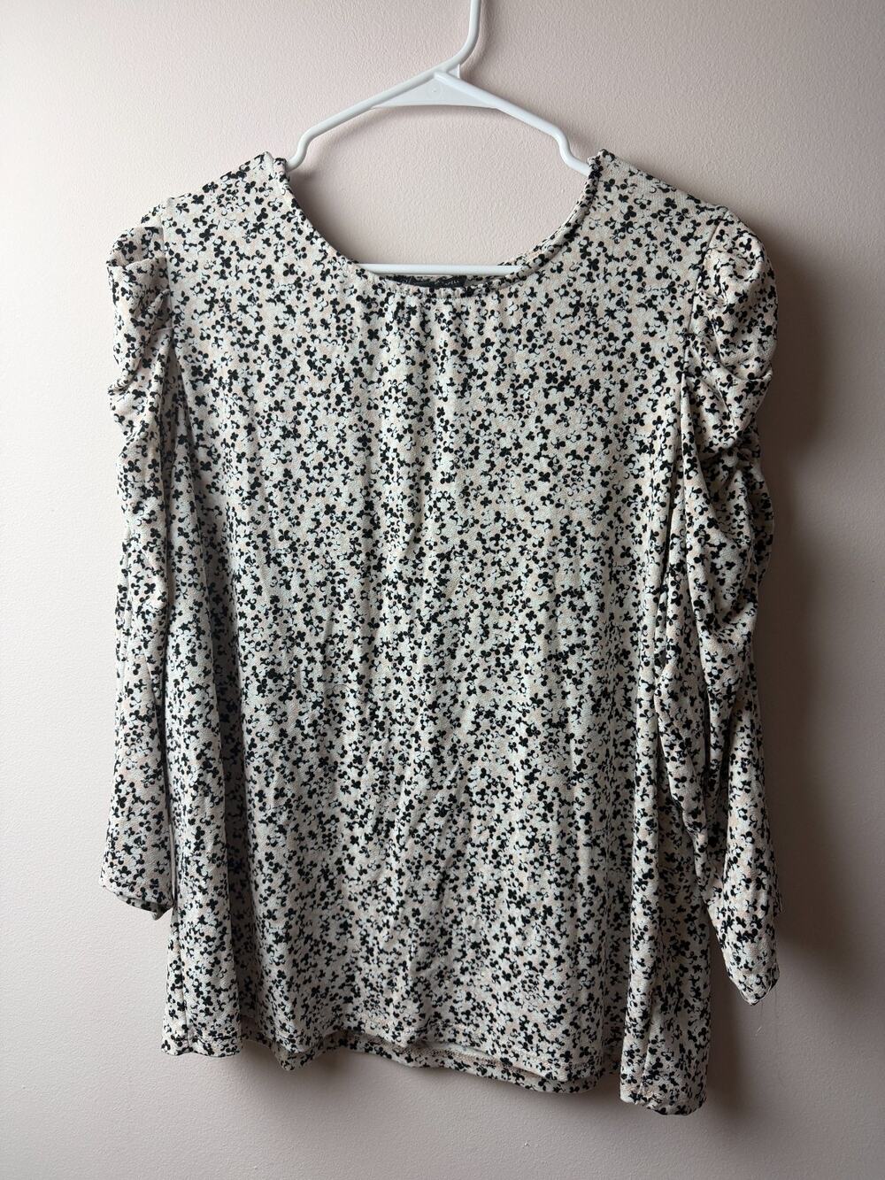 Adrianna Papell top Sz. XL - Pink/floral Puffed Sleeves